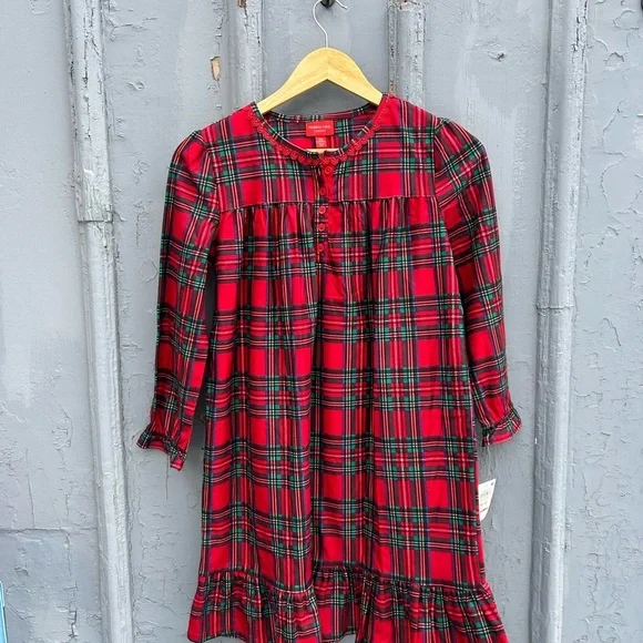 Plaid Family Pyjamas Set, kids 10/12 & 14/16 and Women’s M - Picture 4 of 16